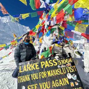 Manaslu-Circuit-trek-Larke-pass 