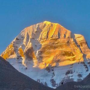 Golden-kailash-sunrise-in-the-morning 