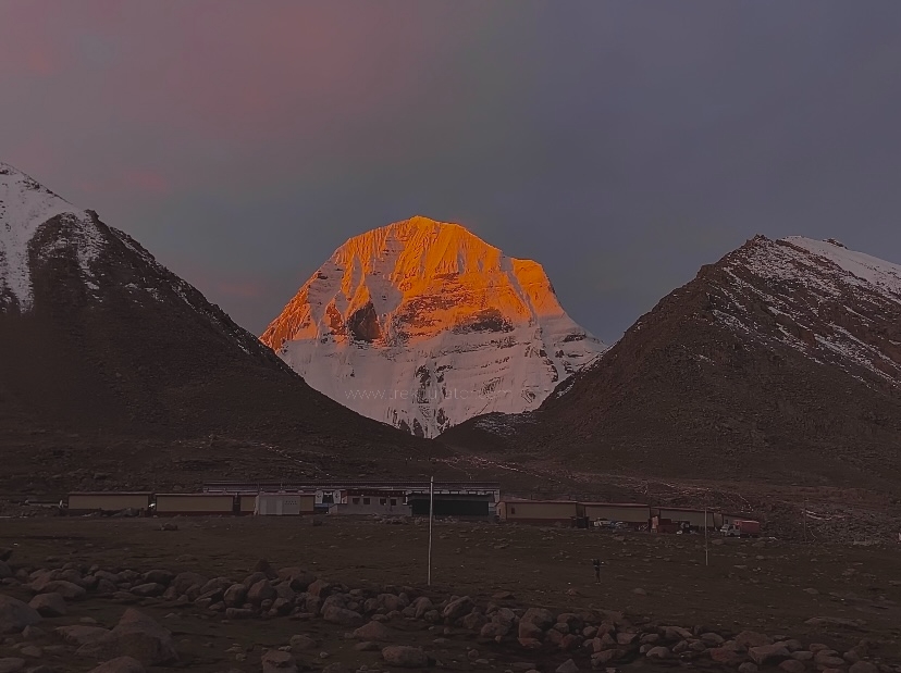 Kailash-manasarovar-yatra-golden-kailash 