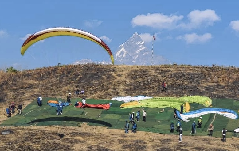 paragliding-in-pokhara-Nepal- 