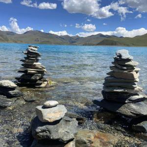 Yamdrok-Lake-Sacred-Lake 