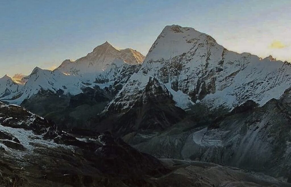 ISLAND PEAK CLIMBING