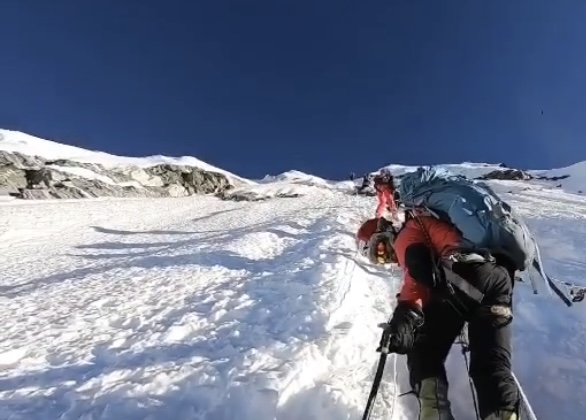 ISLAND PEAK CLIMBING