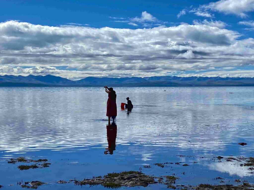 Lake Mansarovar - Kailash Mansarovar Yatra by Helicopter