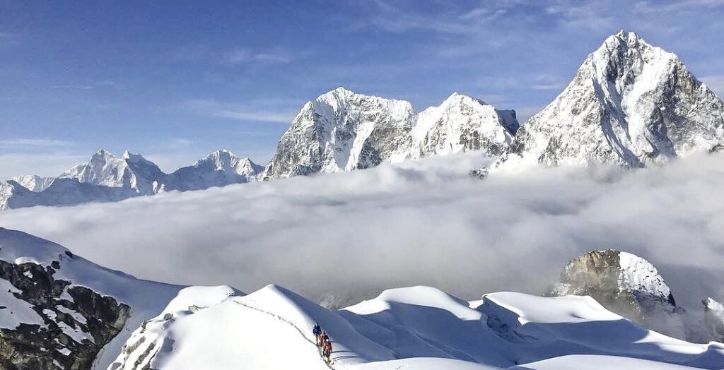 Lobuche peak - climbing